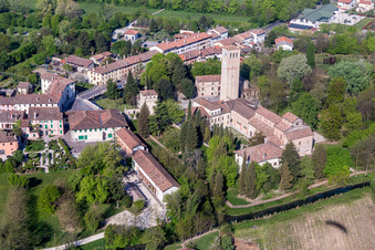 Kirchengebäude des Abtei Abbazia di Santa Maria in Silvis in Sesto Al Reghena in Friuli-Venezia Giulia in Sesto al Reghena im Bundesland Pordenone, Italien
