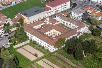 Kirchengebäude der Monastero della Visitazione S.M. in San Vito al Tagliamento in Friuli-Venezia Giulia im Bundesland Pordenone, Italien