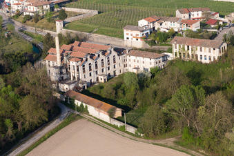 Luftbild von Dignano im Bundesland Friaul-Julisch Venetien, Italien