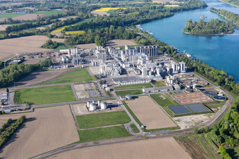 Schrägluftbild von Beinheim im Bundesland Bas-Rhin, Frankreich