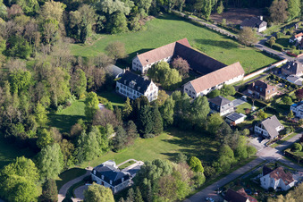 Drohnenbild von Fort-Louis im Bundesland Bas-Rhin, Frankreich