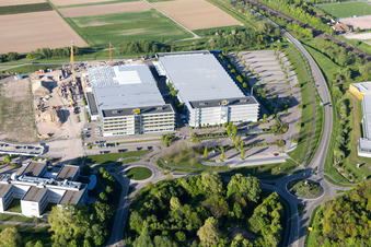 Schrägluftbild von Industriegebiet Bußmatten Baustelle LUK in Bühl im Bundesland Baden-Württemberg, Deutschland