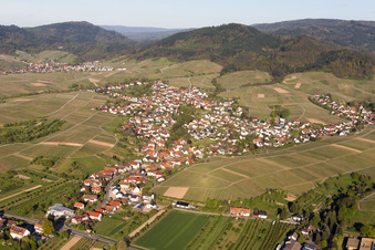 Luftaufnahme von Ortsteil Eisental in Bühl im Bundesland Baden-Württemberg, Deutschland