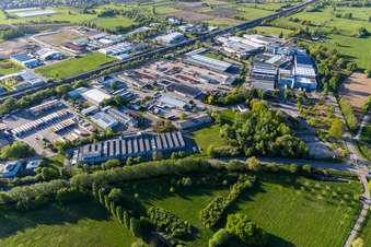 Industriegebiet an der B3n im Ortsteil Steinbach in Baden-Baden im Bundesland Baden-Württemberg, Deutschland