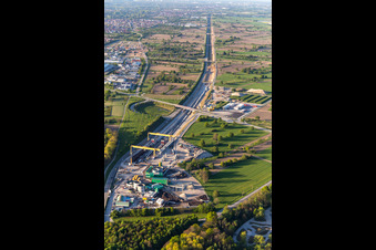 Züblin Bahntunnelbaustelle in Ötigheim im Bundesland Baden-Württemberg, Deutschland