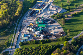 Luftaufnahme von Züblin Bahntunnelbaustelle in Ötigheim im Bundesland Baden-Württemberg, Deutschland