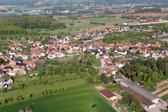 Luftbild von Dieffenbach-lès-Wœrth im Bundesland Bas-Rhin, Frankreich
