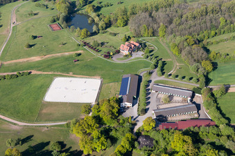 Luftbild von Am Froeschenberg, Haras Lerchenberg in Gundershoffen im Bundesland Bas-Rhin, Frankreich