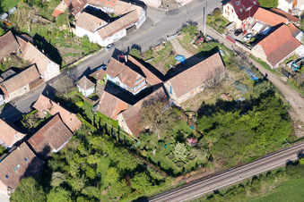 Uttenhoffen im Bundesland Bas-Rhin, Frankreich von der Drohne aus gesehen