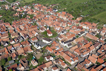 Luftaufnahme von Uhrwiller im Bundesland Bas-Rhin, Frankreich