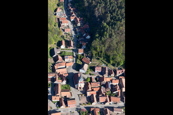 Drohnenaufname von Offwiller im Bundesland Bas-Rhin, Frankreich