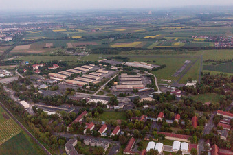 Schweinfurt, Niederwerrn ehemaliger US-Flugplatz/-Kaserne in Geldersheim im Bundesland Bayern, Deutschland