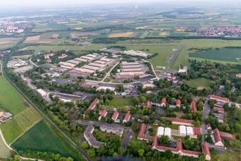 Gebäudekomplex der ehemaligen Militär- Kaserne in Geldersheim im Bundesland Bayern, Deutschland
