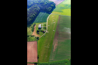 UL Flugplatz Burgebrach im Ortsteil Grasmannsdorf im Bundesland Bayern, Deutschland von oben