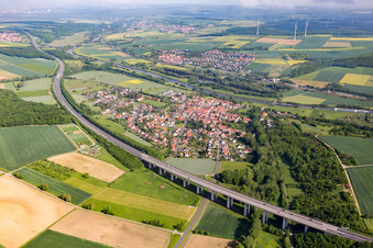Zwischen Main und A70 im Ortsteil Untereuerheim in Grettstadt im Bundesland Bayern, Deutschland