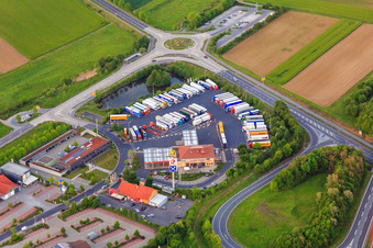 Euro Rastpark Werneck an der Anschlussstelle Werneck der A70 mit Hotel Autohof Werneck und Verkehrspolizeiinspektion Schweinfurt-Werneck im Ortsteil Schnackenwerth im Bundesland Bayern, Deutschland