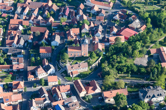 Kirchengebäude im Dorfkern im Ortsteil Oberlauringen in Stadtlauringen im Bundesland Bayern, Deutschland