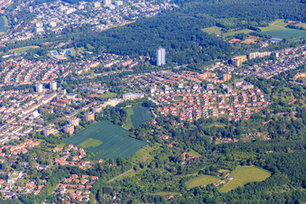 Hochhaus in der Harald-Hamberg-Straße am Wildpark an den Eichen zwischen Ortsteil Deutschhof und Ortsteil Haardt in Schweinfurt im Bundesland Bayern, Deutschland