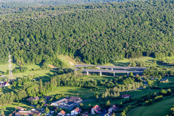A70 Tunnelausfahrt im Ortsteil Limbach in Eltmann im Bundesland Bayern, Deutschland