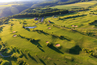 Luftaufnahme von Golfplatz des Golfclub Haßberge e.V im Ortsteil Steinbach in Ebelsbach im Bundesland Bayern, Deutschland