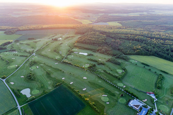 Golfplatz des Golf-Club Schweinfurt eV im Ortsteil Löffelsterz in Schonungen im Bundesland Bayern, Deutschland