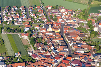 Luftbild von Ortsansicht der Straßen und Häuser der Wohngebiete in Unterspiesheim in Kolitzheim im Bundesland Bayern, Deutschland