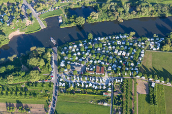 Wohnwagen und Zelte- Campingplatz - und Zeltplatz Campingplatz Escherndorf am Main im Ortsteil Escherndorf am Main in Volkach im Bundesland Bayern, Deutschland