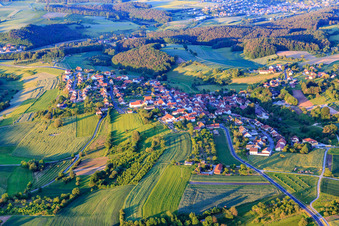 Dorfansicht von Westen im Ortsteil Dankenfeld in Oberaurach im Bundesland Bayern, Deutschland