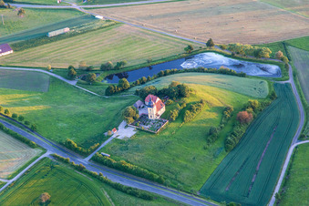 Friedhof und Dreifaltigkeitskirche Eschenau in Knetzgau im Bundesland Bayern, Deutschland
