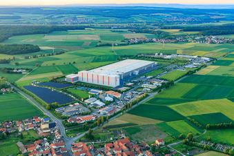 Gewerbegebiet Am Rödertor mit DLZ Donnersdorf- Zentrallager und Kaufland Logistik VZ GmbH & Co. KG und Baumann Recycling GmbH im Bundesland Bayern, Deutschland