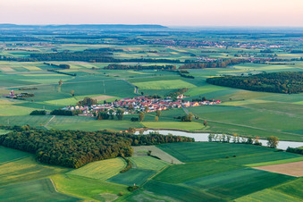 Ort hinterm Herrnsee im Ortsteil Kleinrheinfeld in Donnersdorf im Bundesland Bayern, Deutschland