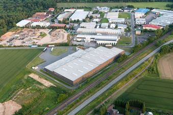 Lagerhallen und Speditionsgebäude der Eichenlaub Logistik GmbH in Rohrbach im Bundesland Rheinland-Pfalz, Deutschland