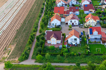 Unteres Rappenfeld im Ortsteil Mörlheim in Landau in der Pfalz im Bundesland Rheinland-Pfalz, Deutschland aus der Luft