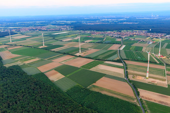 Luftaufnahme von Hatzenbühler Windpark nach Fertigstellung in Herxheim bei Landau im Bundesland Rheinland-Pfalz, Deutschland