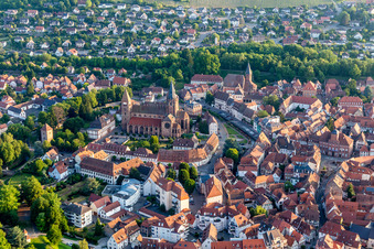 Kirchengebäude der Kathedrale St. Peter und Paul in Wissembourg in Grand Est im Bundesland Bas-Rhin, Frankreich