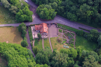 Luftbild von Café an der Lauter im Ortsteil Sankt Germanshof in Wissembourg im Bundesland Bas-Rhin, Frankreich
