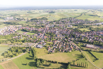 Retschwiller im Bundesland Bas-Rhin, Frankreich aus der Luft
