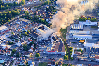 Schrägluftbild von Großbrand in Speyer im Bundesland Rheinland-Pfalz, Deutschland
