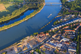 Baustelle für Wohnbebauung AM FLUSS am Alten Hafen Speyer im Bundesland Rheinland-Pfalz, Deutschland