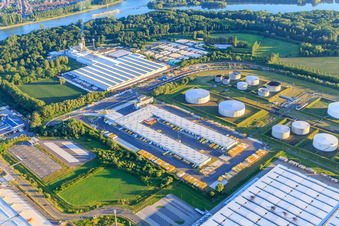 Luftbild von DHL Speyer auf dem Industriegebiet Am Flugplatz im Bundesland Rheinland-Pfalz, Deutschland