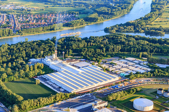 Saint-Gobain Isover G+H AG auf dem Industriegebiet Am Flugplatz in Speyer im Bundesland Rheinland-Pfalz, Deutschland