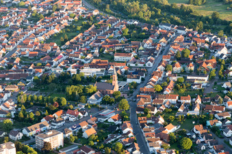 Linkenheim, ev. Kirche in Linkenheim-Hochstetten im Bundesland Baden-Württemberg, Deutschland