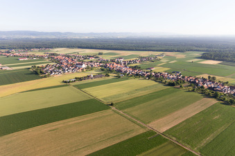 Drohnenaufname von Schleithal im Bundesland Bas-Rhin, Frankreich