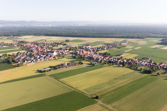 Schleithal im Bundesland Bas-Rhin, Frankreich von einer Drohne aus