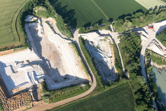 Riedseltz im Bundesland Bas-Rhin, Frankreich aus der Drohnenperspektive