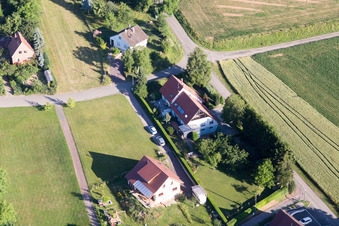 Schrägluftbild von Ortsteil Altenstadt in Wissembourg im Bundesland Bas-Rhin, Frankreich