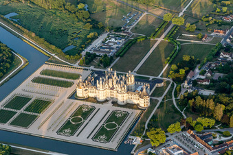 Drohnenaufname von Chambord im Bundesland Loir-et-Cher, Frankreich