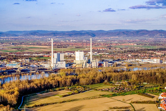 GKM von Westen im Ortsteil Neckarau in Mannheim im Bundesland Baden-Württemberg, Deutschland