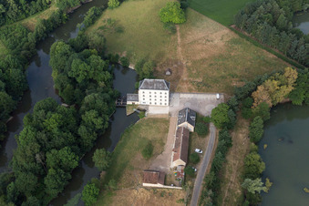 Naveil im Bundesland Loir-et-Cher, Frankreich von oben