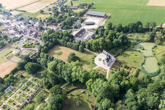 Saint-Cyr-du-Gault im Bundesland Loir-et-Cher, Frankreich von oben